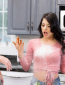 Gina Valentina food fight